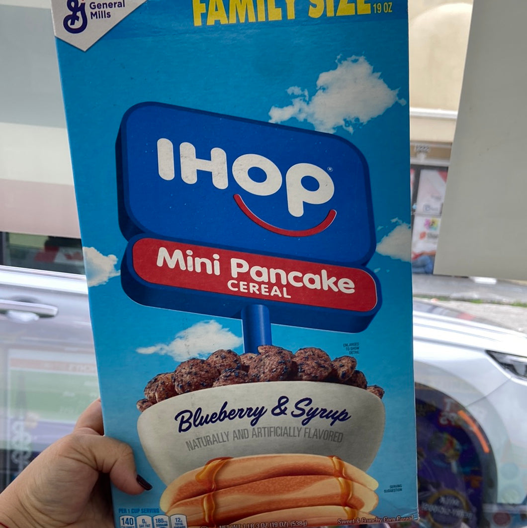 IHOP Blueberry Mini Pancake Cereal (USA)