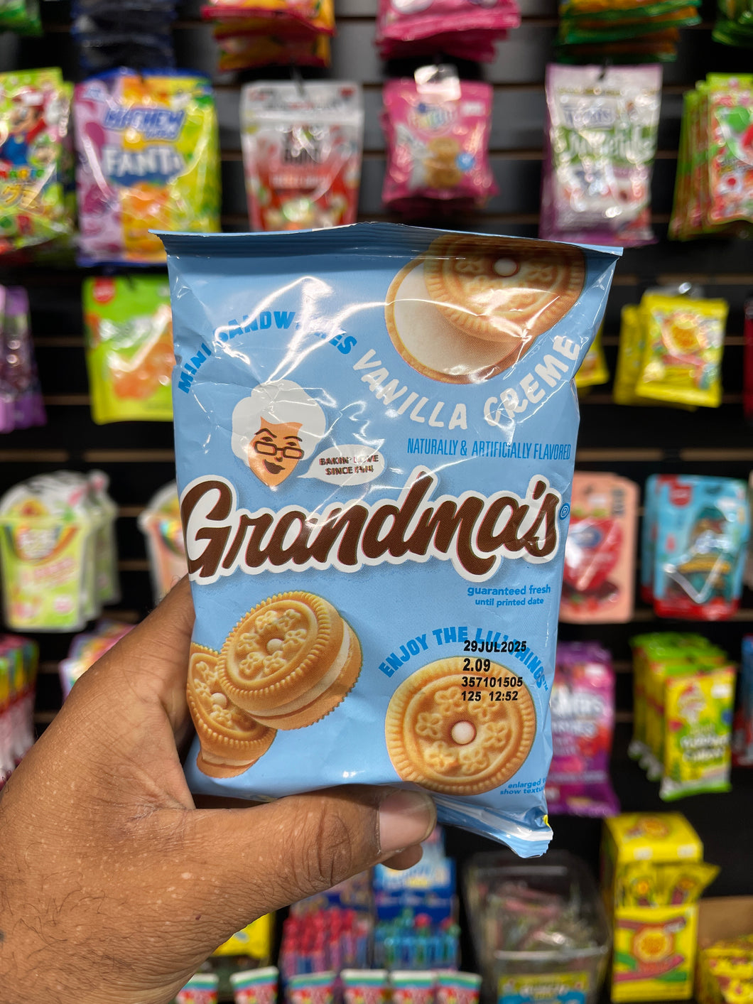Grandma’s Mini Sandwich Vanilla Crème (USA)