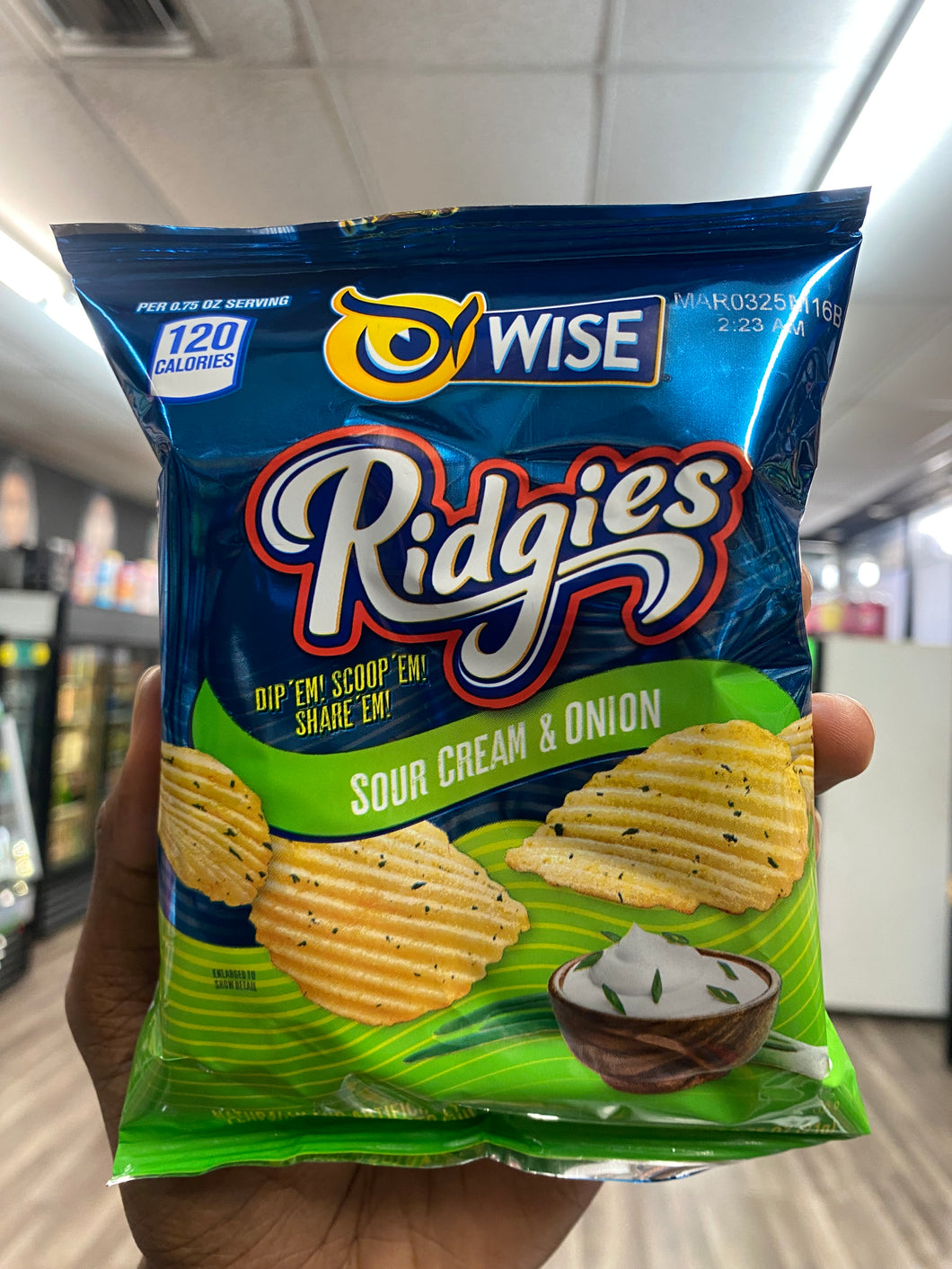 Wise Sour Cream & Onions Ridges (USA)