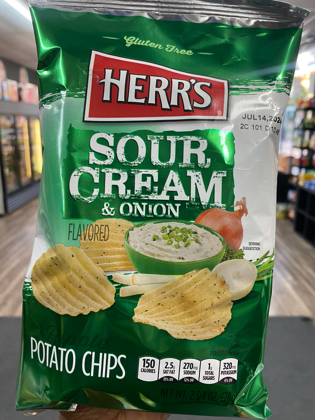 Herr’s Sour Cream & Onion Potato Chips (USA)