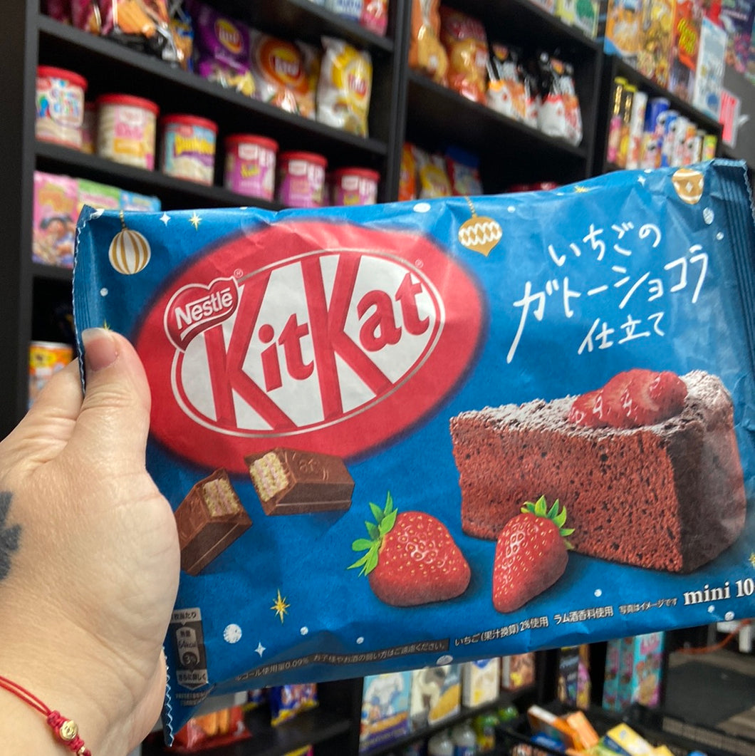 Kit Kat Strawberry Chocolate Cake Bag (Japan)