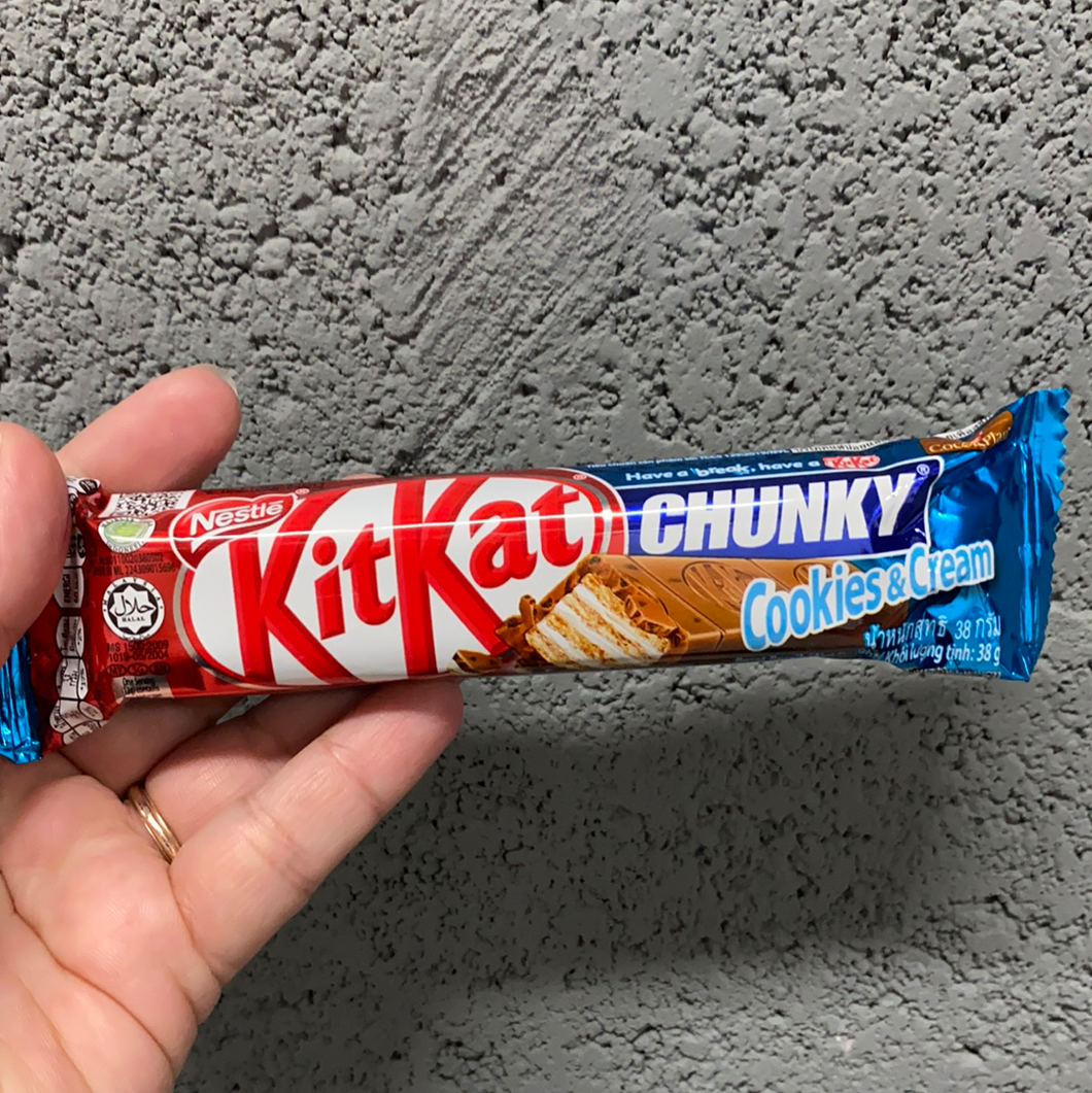 Kit Kat Chunky Cookies ‘n’ Cream (Thailand)